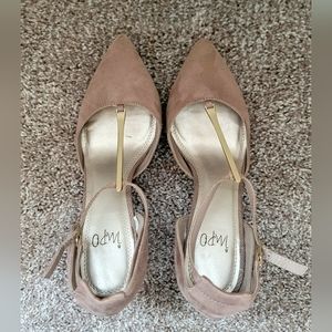 Impo Women's High Heels Size 8.5 Tan/Taupe/Nude Sueded Material w/Gold Strap
